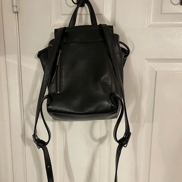 Matt & Nat Backpack - Picture 7 of 9